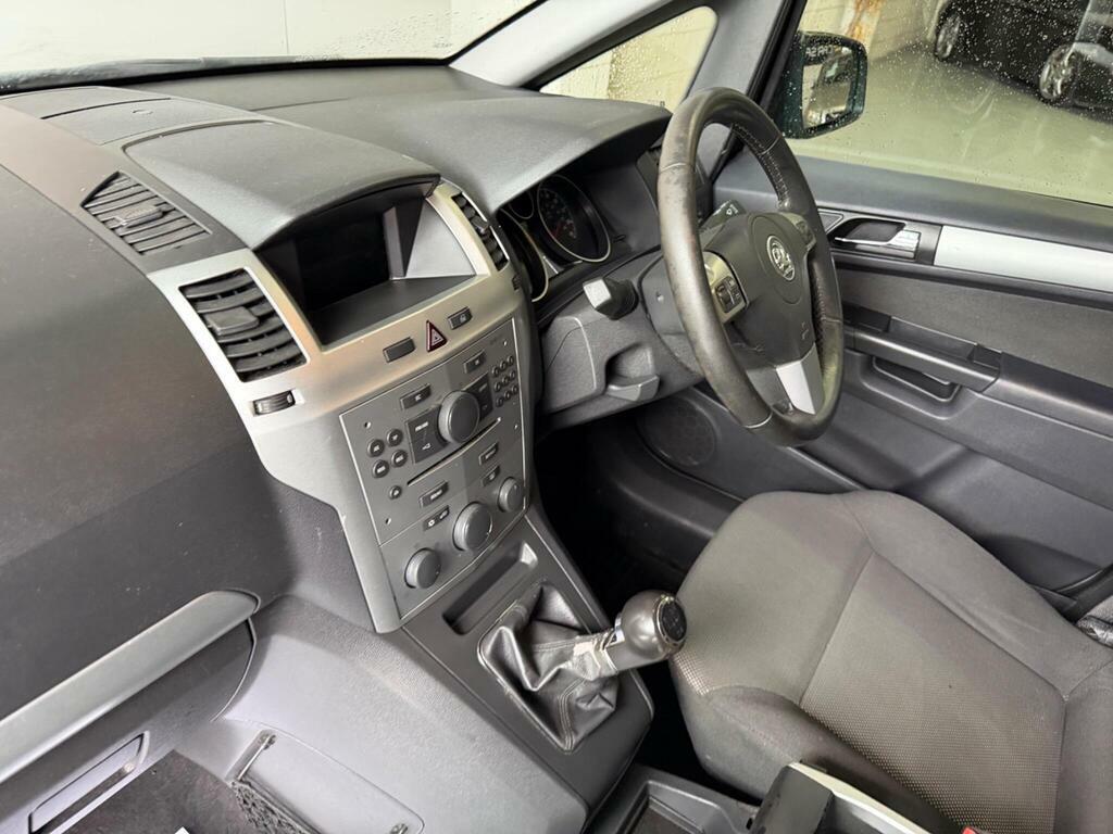 Vauxhall Zafira Black #44
