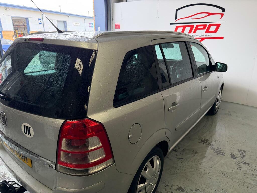 Vauxhall Zafira Black #34