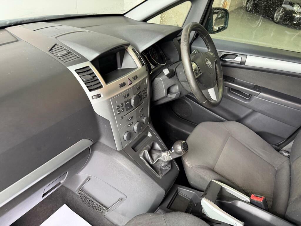 Vauxhall Zafira Black #41