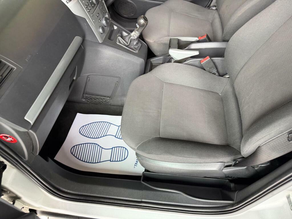 Vauxhall Zafira Black #49