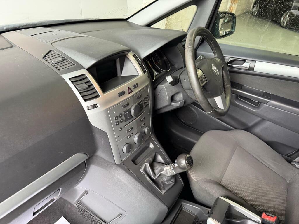 Vauxhall Zafira Black #42