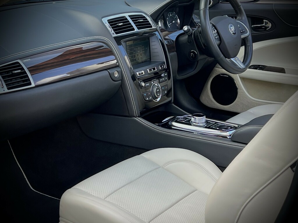 Jaguar XK Convertible 2006 - 2016 Black #4