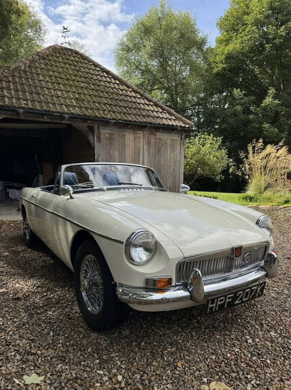 MG MGB Convertible White