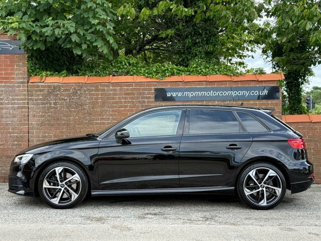 Audi S3 2.0 Tfsi Black Edition Sportback S Tron SK19VAH Black #4