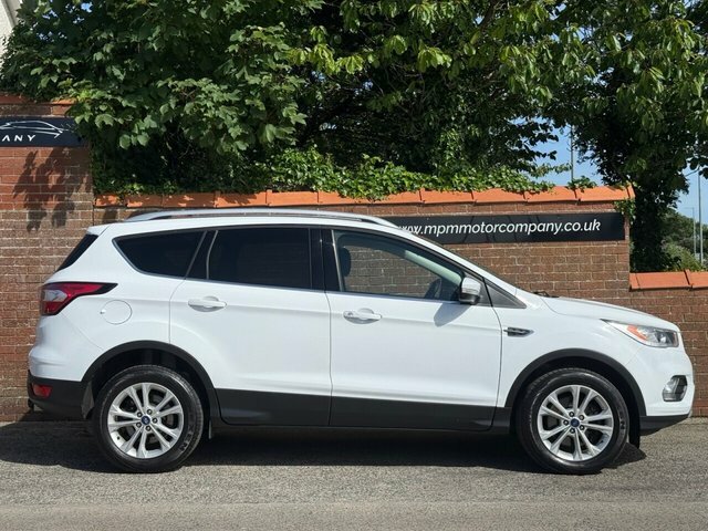 Ford Kuga 2.0 Tdci Titanium Suv Euro 6 S WO66ZFU White #3