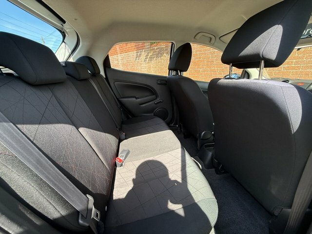 Mazda 2 1.3L Tamura White #12