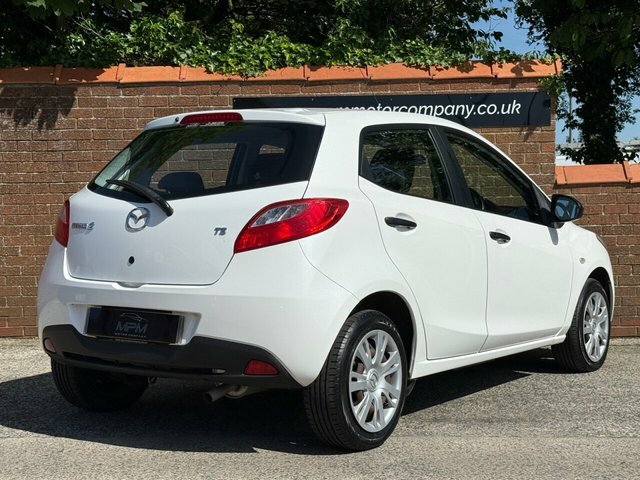 Mazda 2 1.3L Tamura White #5