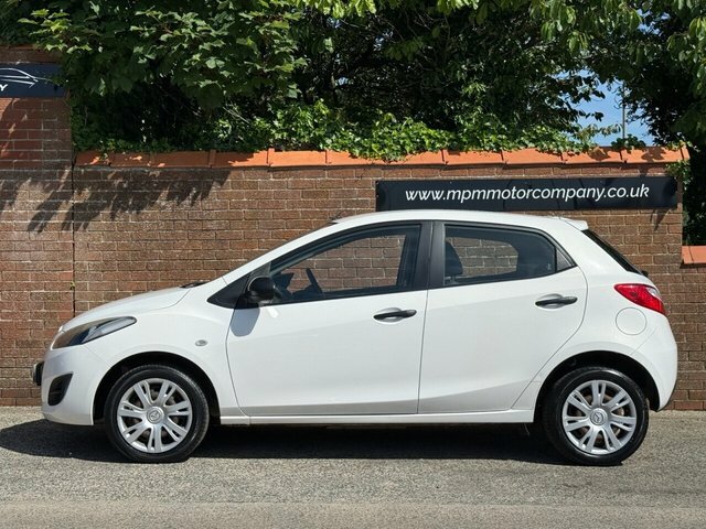 Mazda 2 1.3L Tamura White #4