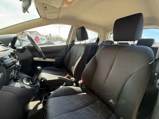 Mazda 2 1.3L Tamura White #14