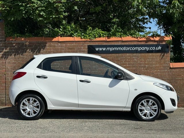 Mazda 2 1.3L Tamura White #3