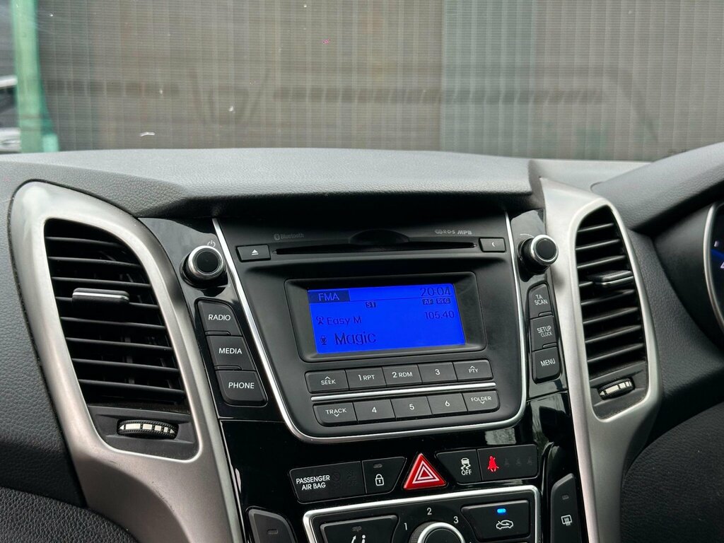 Hyundai I30 I30 1.6 Sport Red #29