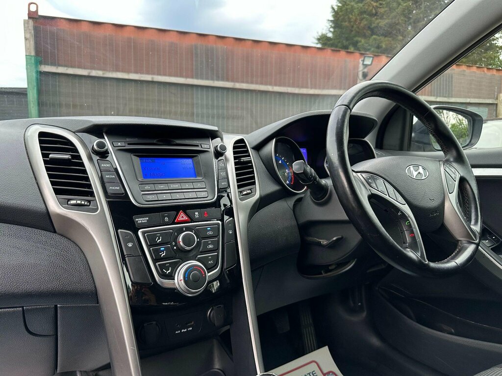 Hyundai I30 I30 1.6 Sport Red #30