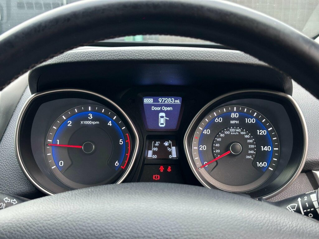 Hyundai I30 I30 1.6 Sport Red #11