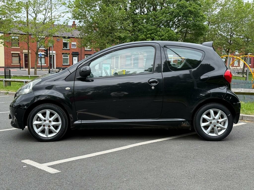 Toyota Aygo Hatchback Silver #7