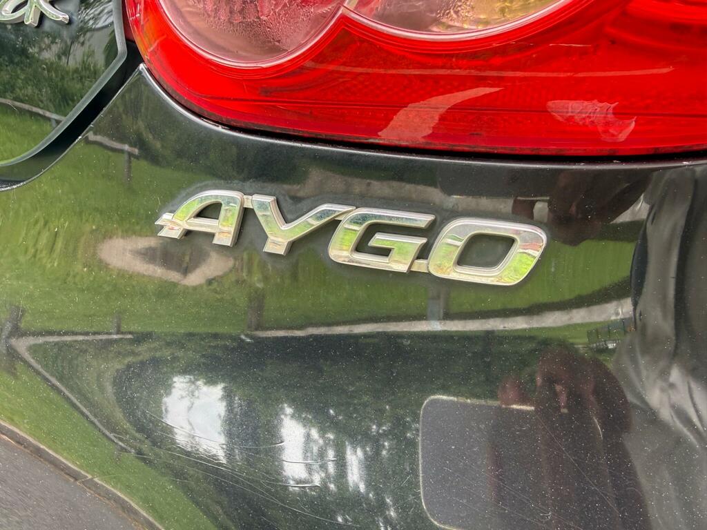 Toyota Aygo Hatchback Silver #17