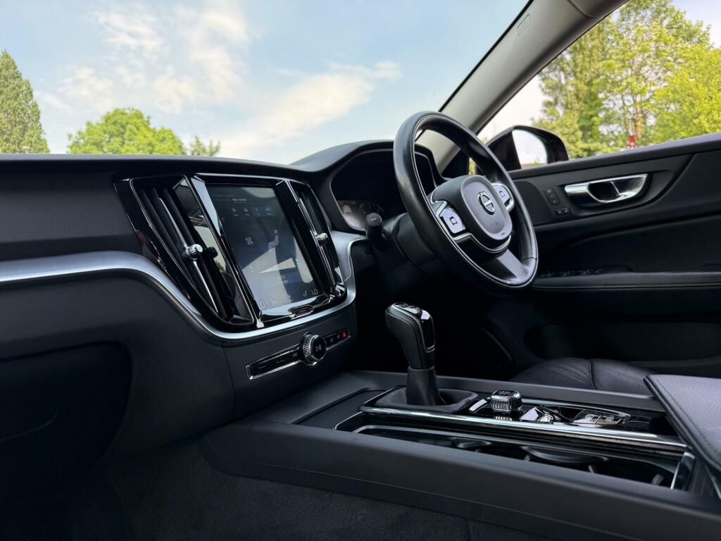 Volvo V60 2.0 D3 Momentum Euro 6 Ss White #9