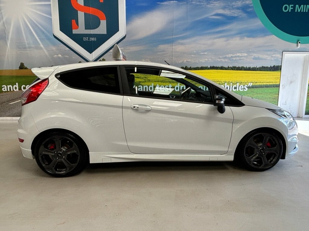 Ford Fiesta 1.6L St-3 SG17VGR White #4