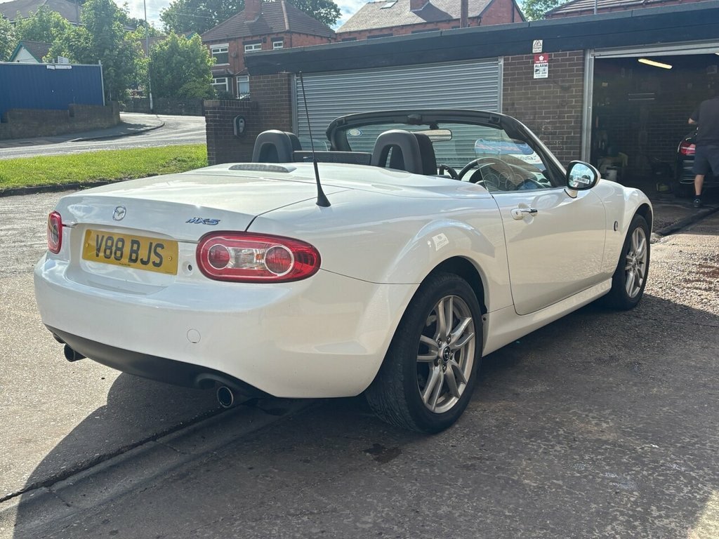 Mazda MX-5 1.8L Se White #6