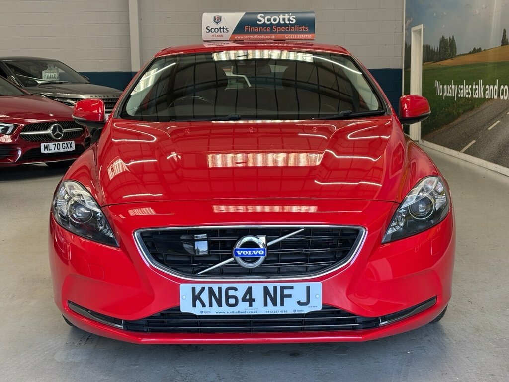 Volvo V40 1.6L Se Lux Nav Red #2
