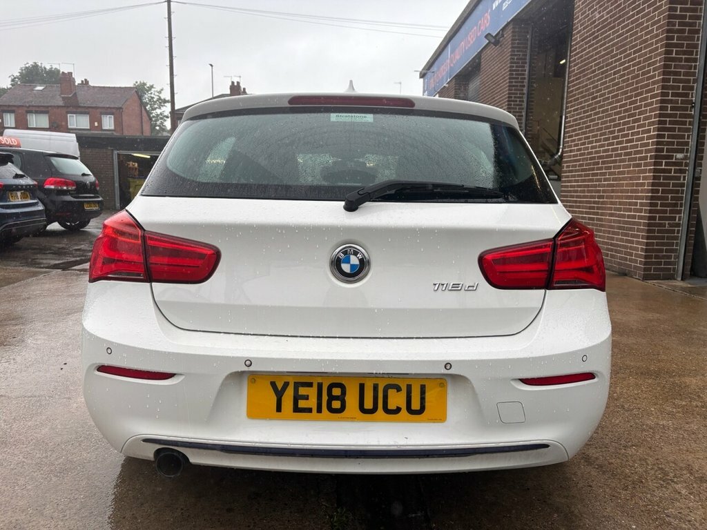 BMW 1 Series 2L Sport YE18UCU White #6