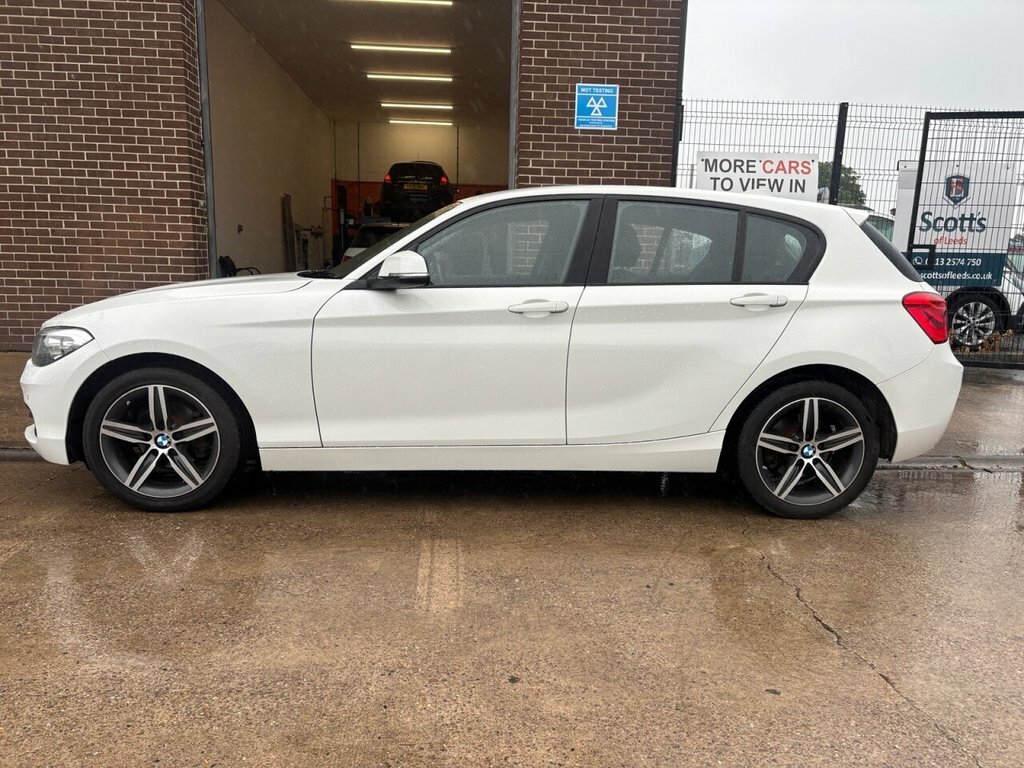 BMW 1 Series 2L Sport YE18UCU White #4