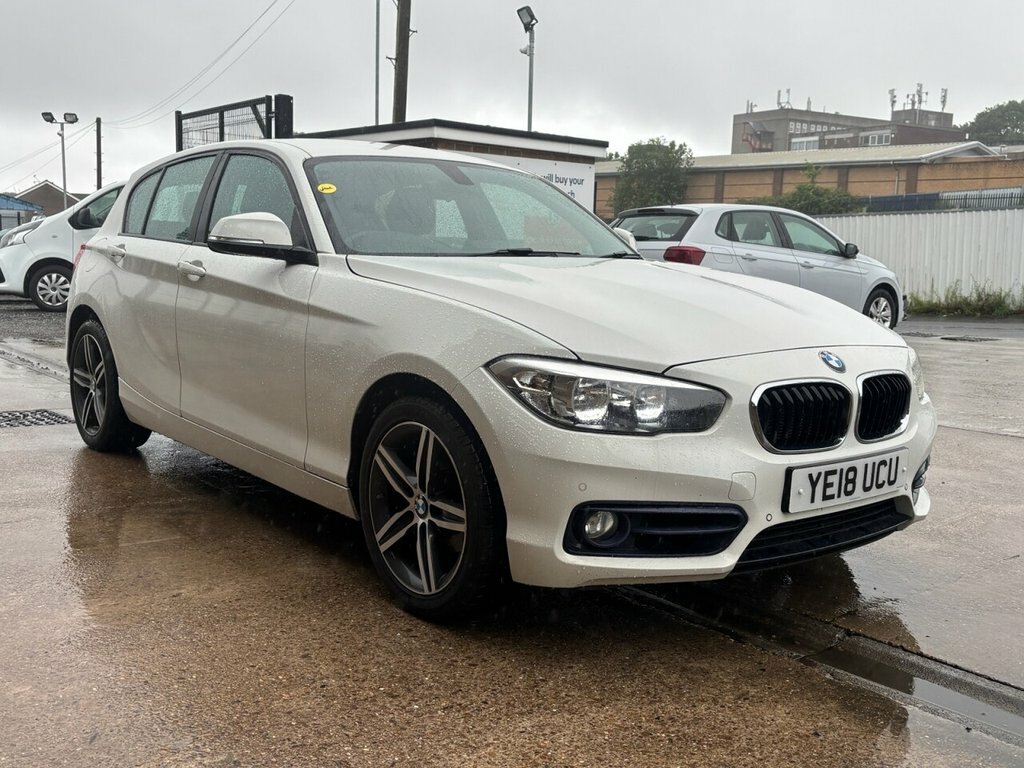 BMW 1 Series 2L Sport YE18UCU White