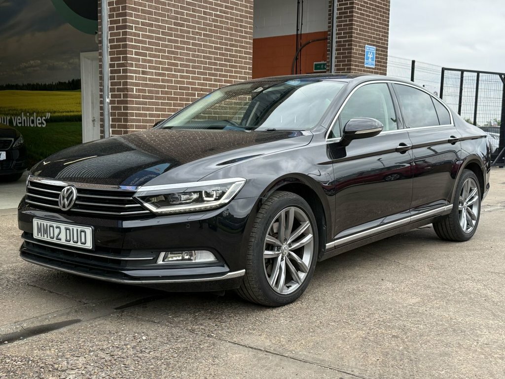 Volkswagen Passat 2L Gt Black #3