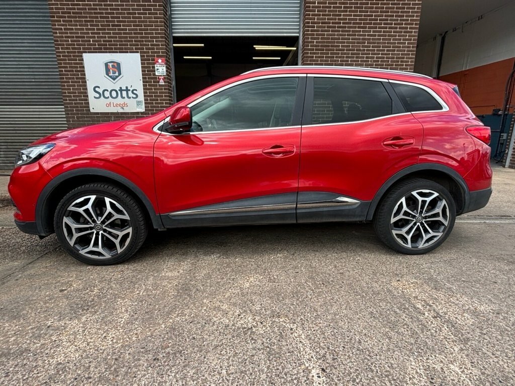 Renault Kadjar 1.3L Gt Line Red #4