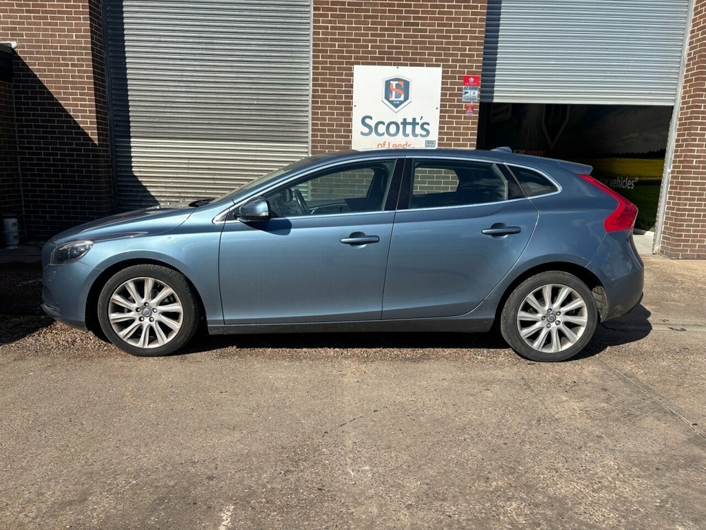 Volvo V40 1.6L Se Lux Nav Blue #4