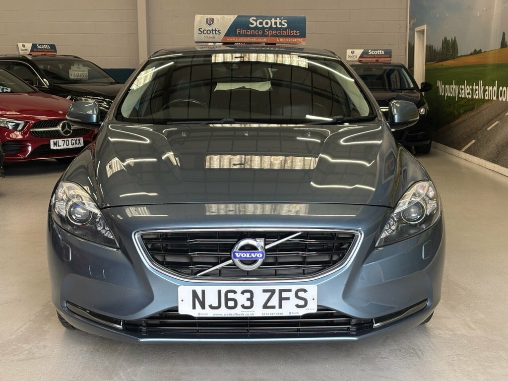 Volvo V40 1.6L Se Lux Nav Blue #2