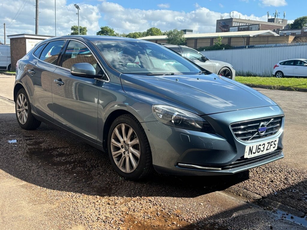 Volvo V40 1.6L Se Lux Nav Blue