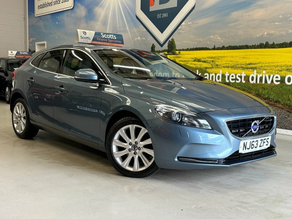 Volvo V40 1.6L Se Lux Nav Blue