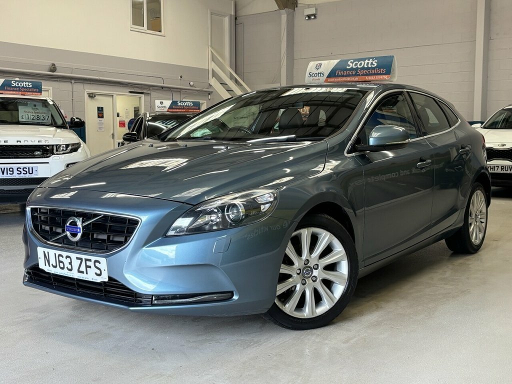 Volvo V40 1.6L Se Lux Nav Blue #3