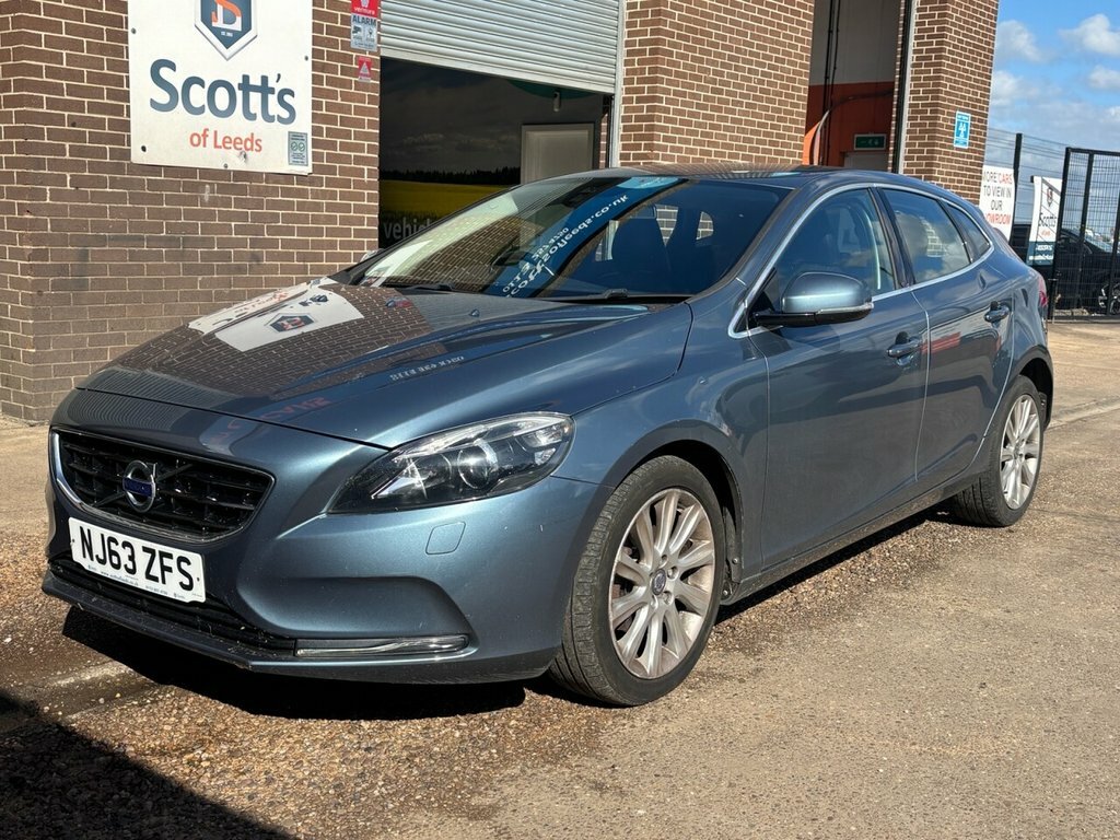 Volvo V40 1.6L Se Lux Nav Blue #3