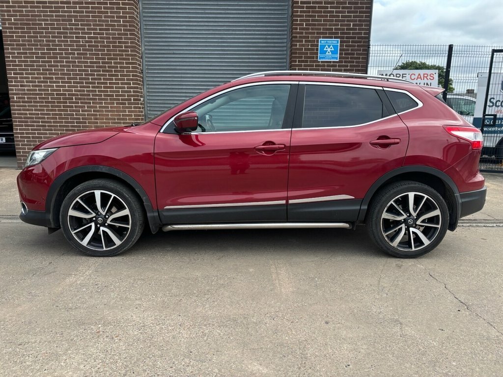 Nissan Qashqai 1.5L Tekna Red #4