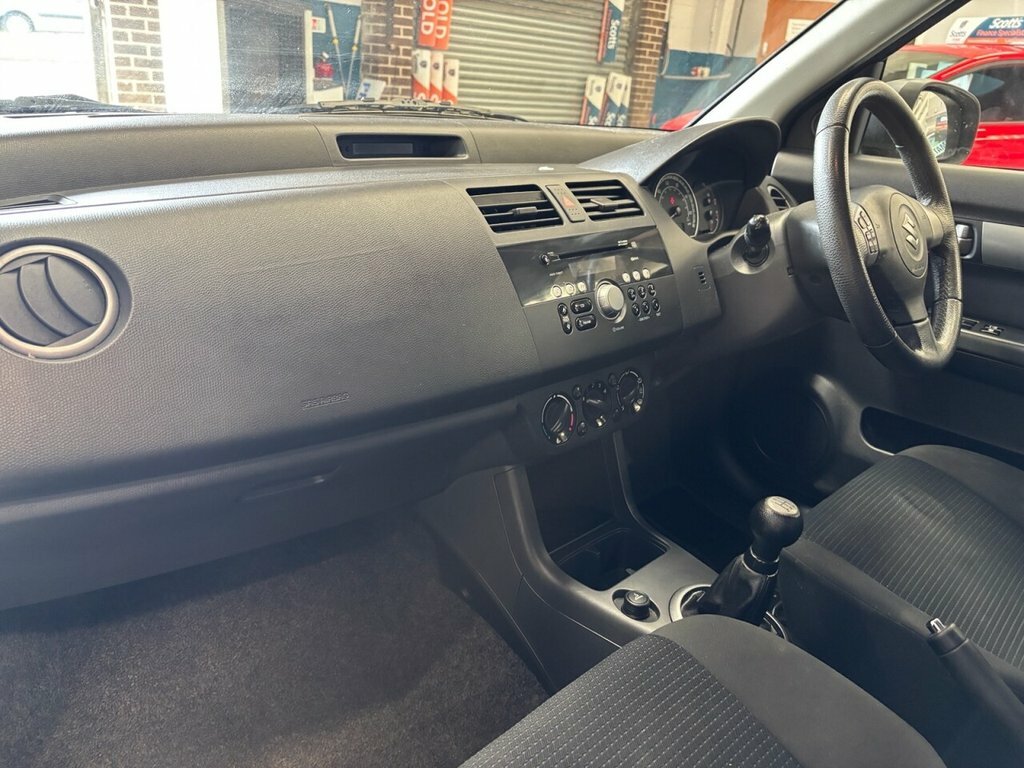 Suzuki Swift 1.6 Vvt Sport Red #24