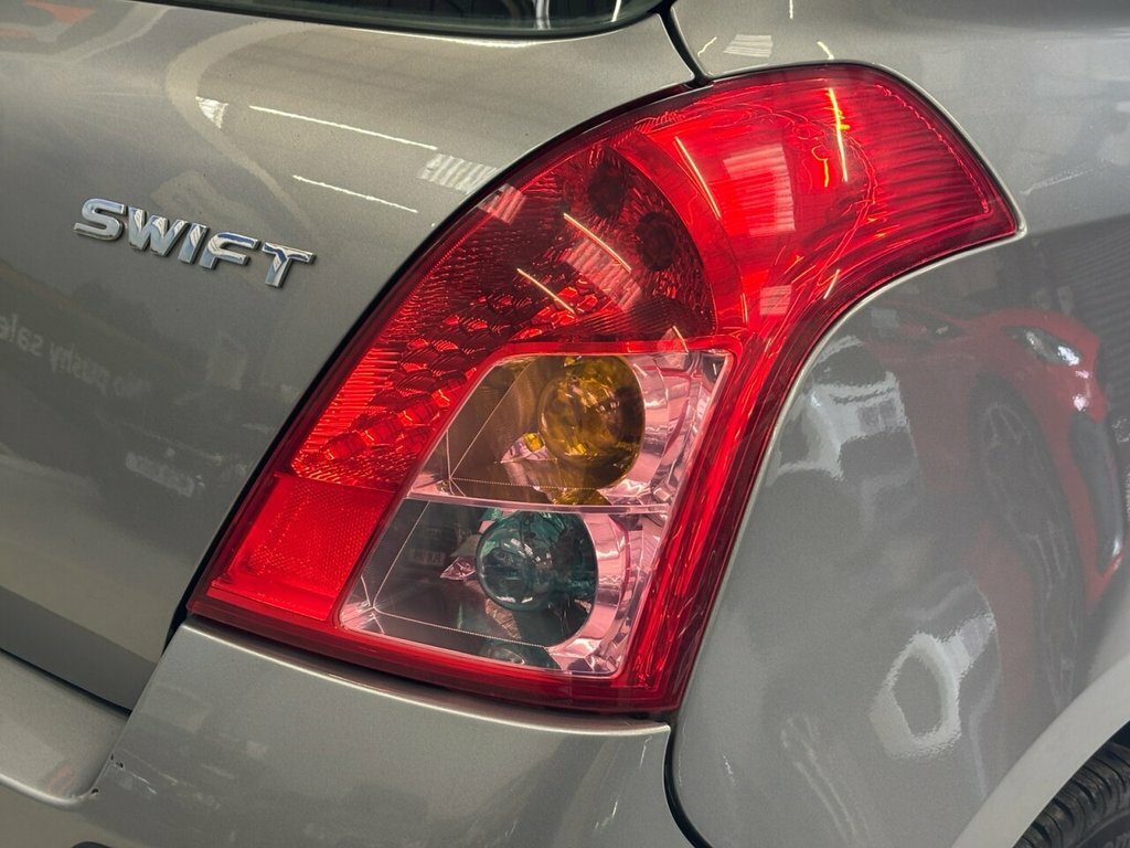 Suzuki Swift 1.6 Vvt Sport Red #37