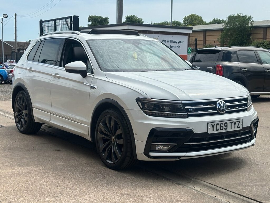 Volkswagen Tiguan 2L R-line Tech White