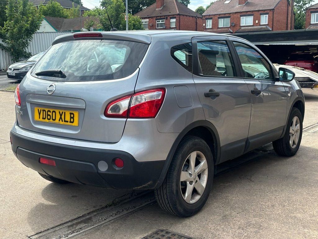 Nissan Qashqai Hatchback Black #7