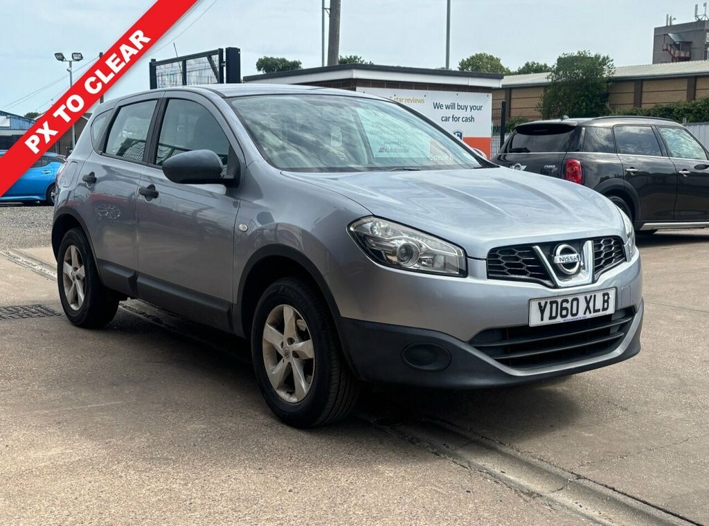 Nissan Qashqai Hatchback Black #1