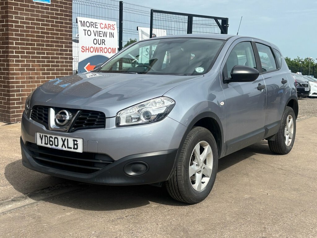 Nissan Qashqai Hatchback Black #3