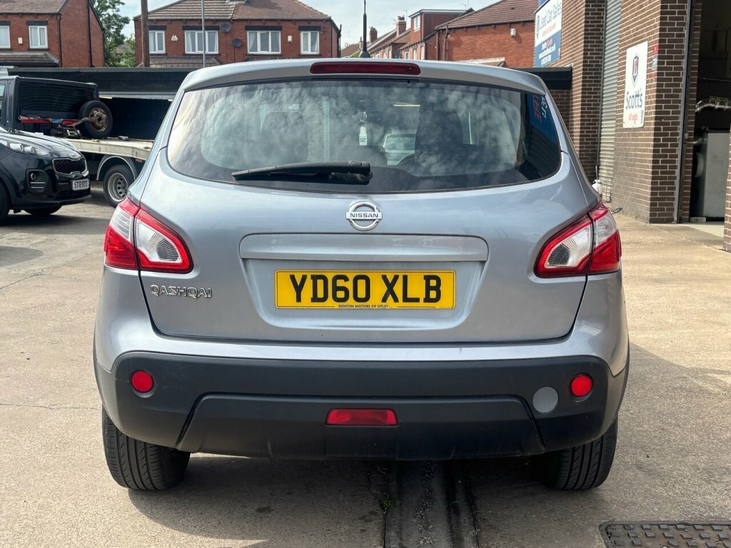Nissan Qashqai Hatchback Black #6