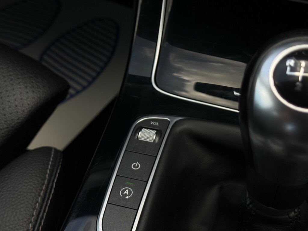 Mercedes-Benz C Class  White #40