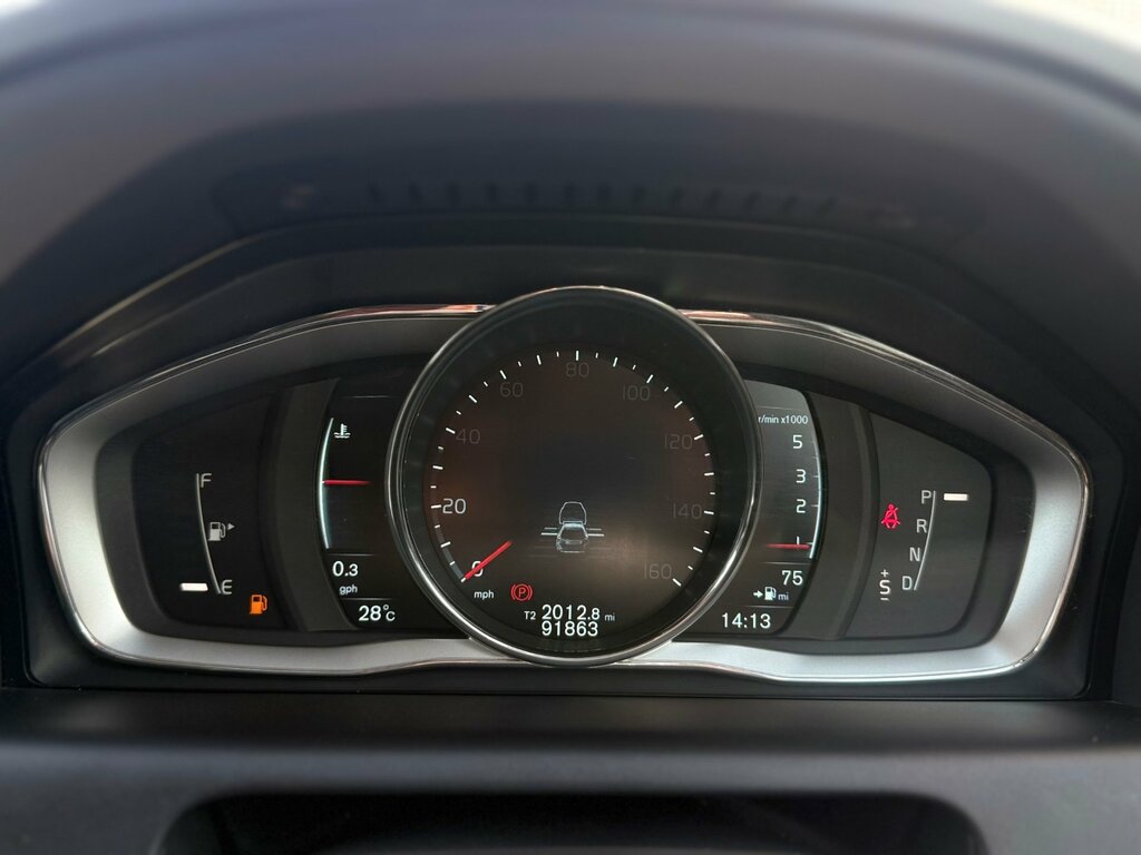 Volvo XC60 2.0 D4 R-design White #34