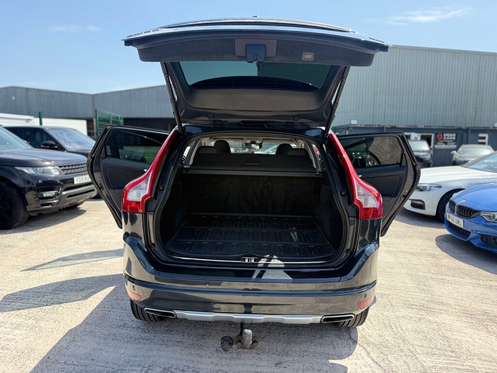 Volvo XC60 2.0 D4 R-design White #15