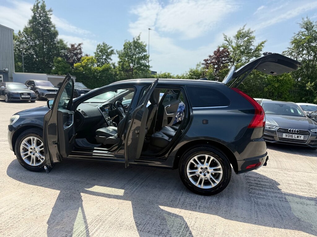 Volvo XC60 2.0 D4 R-design White #13