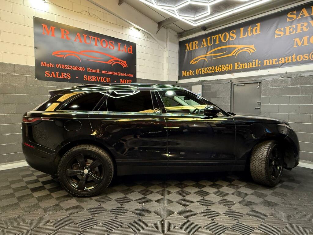 Land Rover Range Rover Velar S Black #2