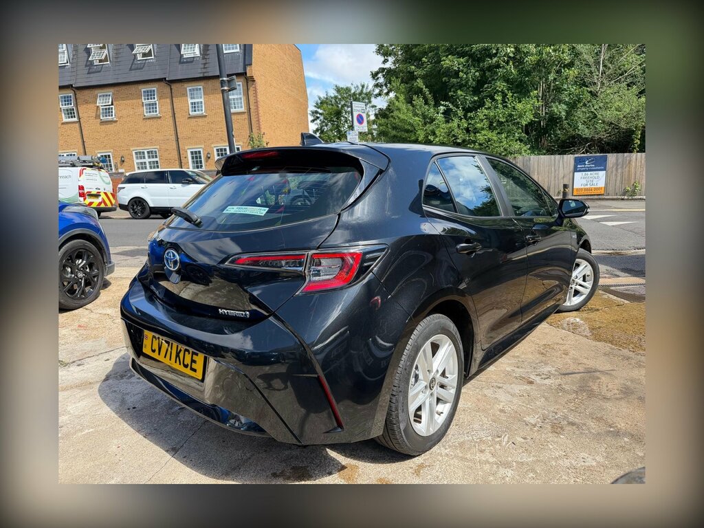 Toyota Corolla 1.8 Vvt-h Gpf Icon Hatchback Hybrid Cvt CV71KCE Black #3