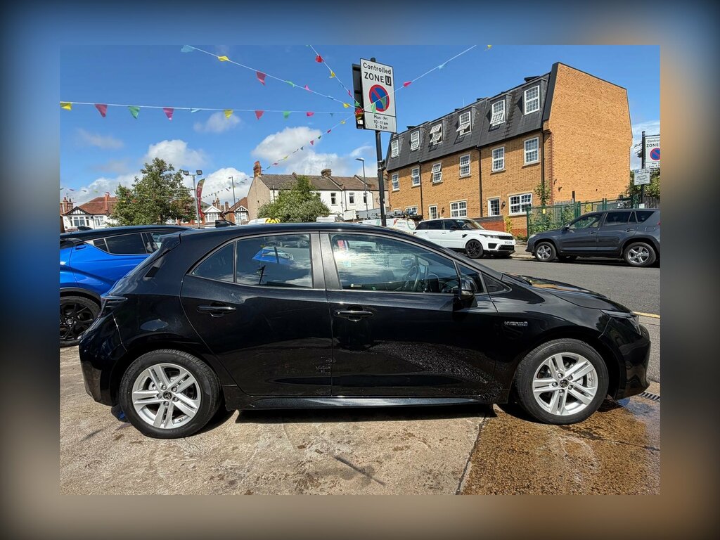 Toyota Corolla 1.8 Vvt-h Gpf Icon Hatchback Hybrid Cvt CV71KCE Black #2