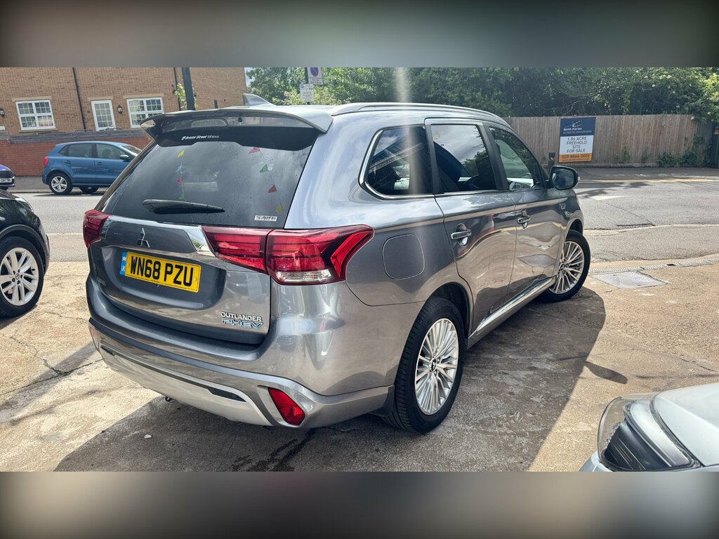 Mitsubishi Outlander 2.4H Twinmotor 13.8Kwh 4H Suv Plug-in H Grey